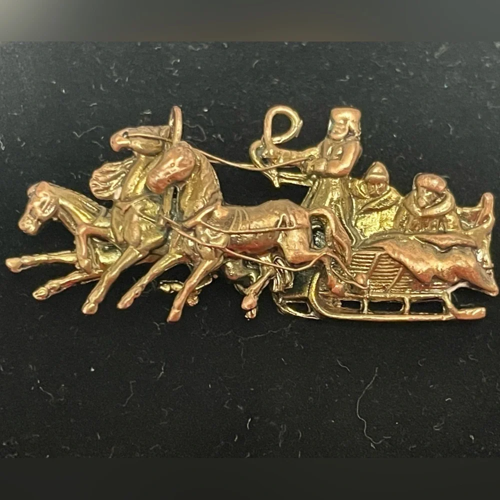 Reproduction of antique Russian Troika brooch